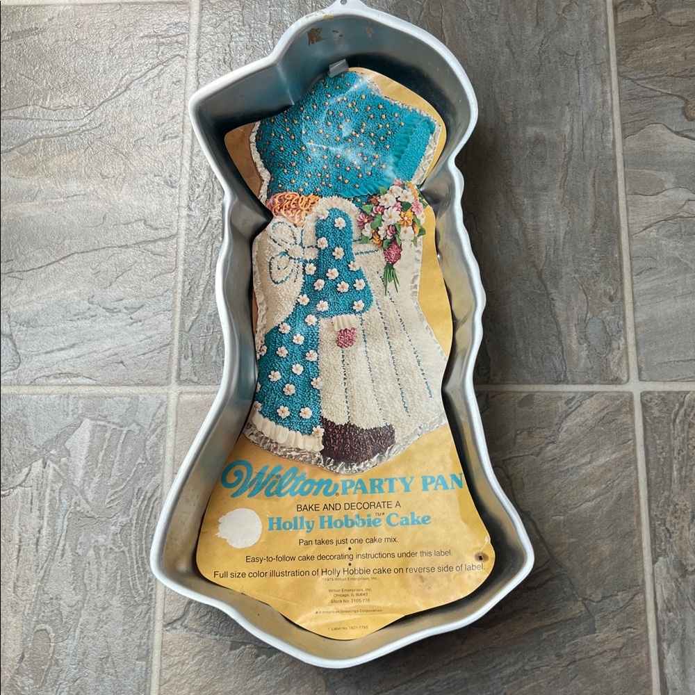 Vintage Holly Hobbie cake pan 1975 Wilton